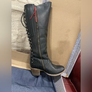 FREEBIRD by Steven Catrina Size 8